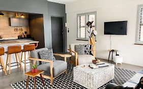 Stay On Main Plett - Contemporary 2-Bedroom Apartment